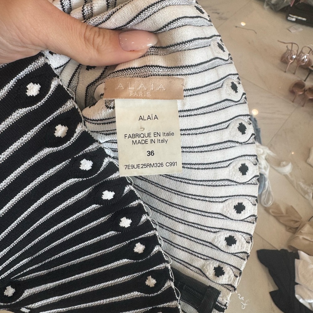 Alaia Black and White Graphic Embellished Blouse - Picture 4 of 4